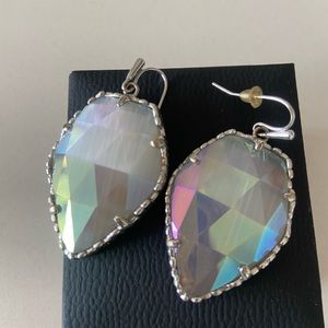 Kendra Scott drop earrings